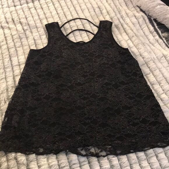Beautiful lace tank top - Picture 1 of 5